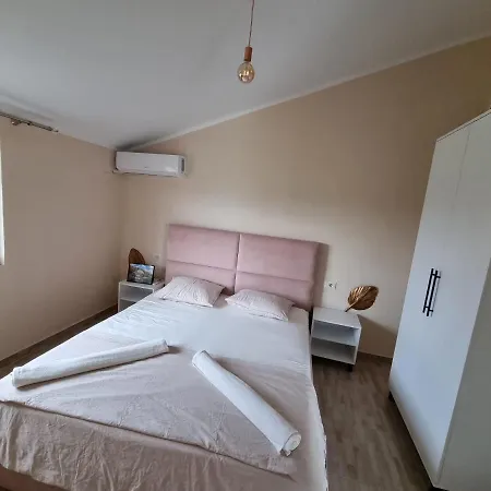 Nocleg ze śniadaniem Ballkan 1 *